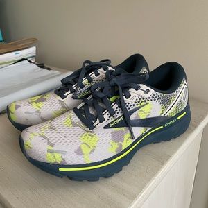 Brooks Womens size 8 Ghost 14 running sneakers
